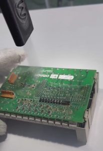 cleaning PCB with dry ice